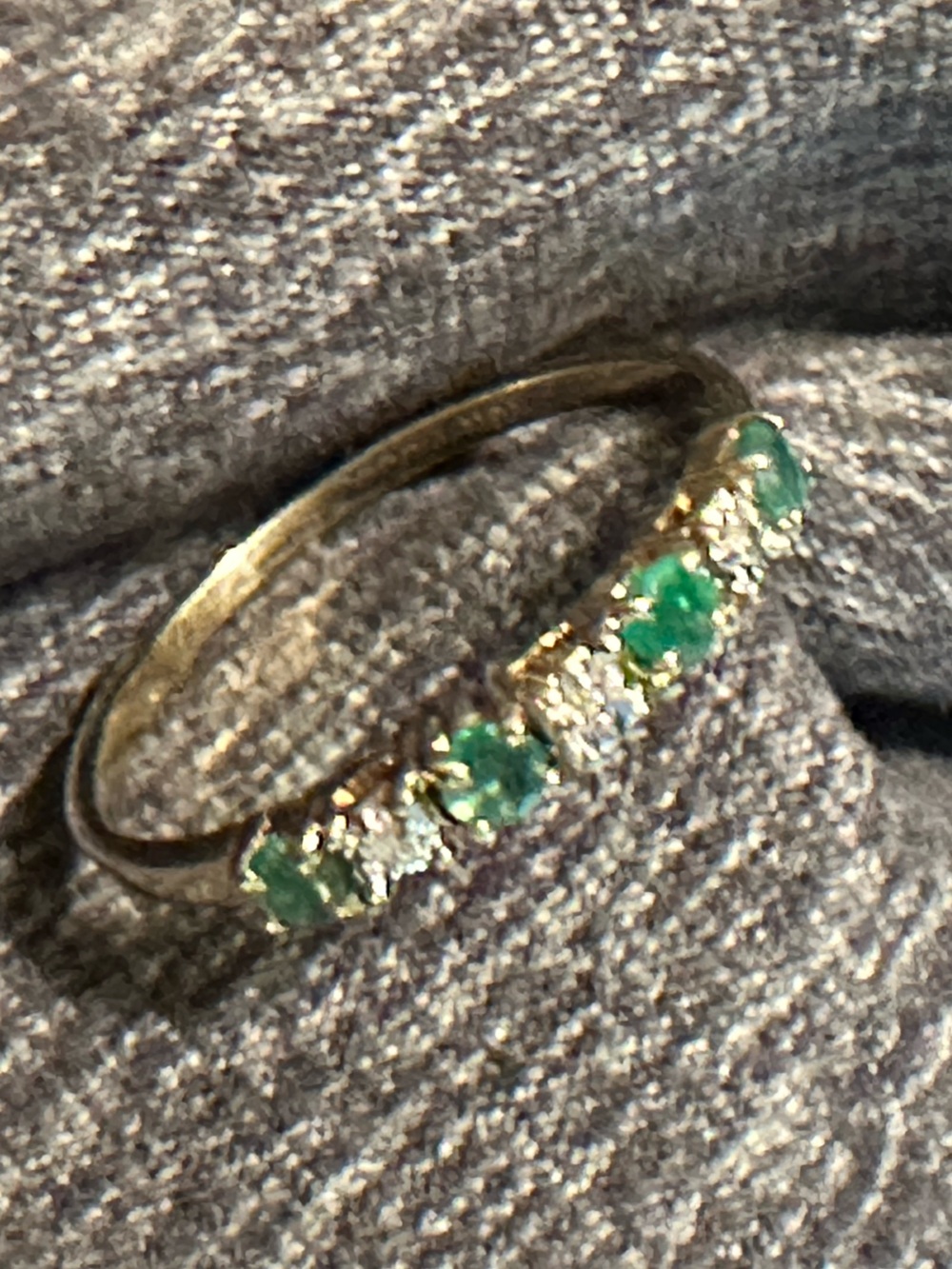 Diamond And Emerald 10kt yellow Gold Ring Size 5 1/2 Anniversary Band - Picture 4 of 14